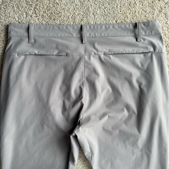 Fabletics Men’s Gray Performance Pants 35x30 Athletic Golf Stretch Lightweight - Picture 8 of 11